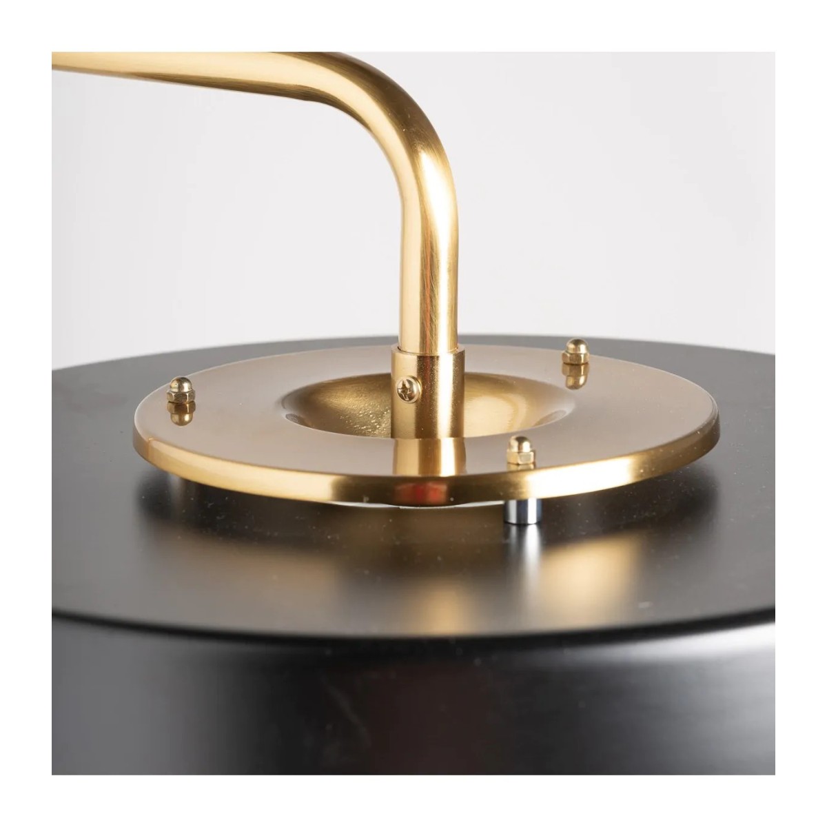 LÁMPARA DE PIE MAOZ