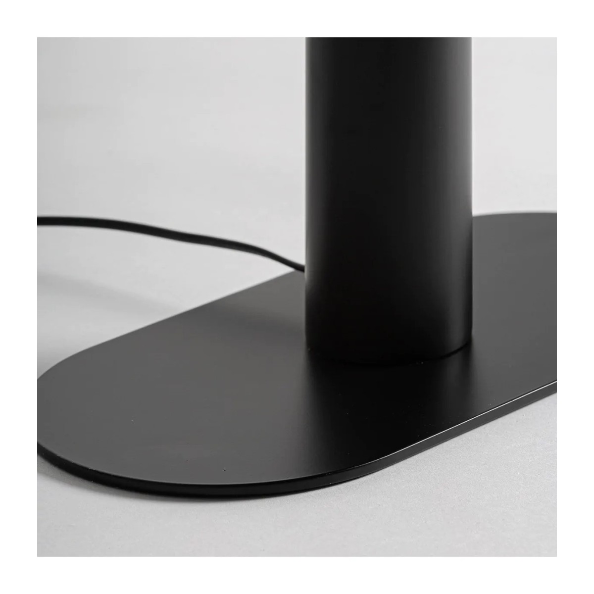 LÁMPARA DE SOBREMESA