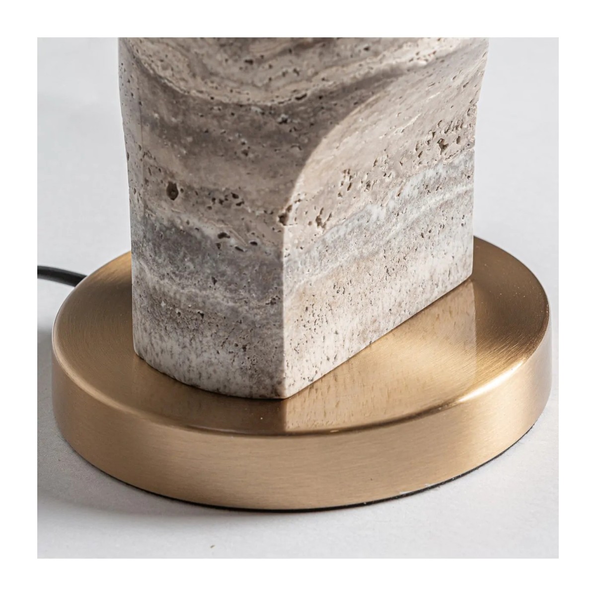 LÁMPARA DE SOBREMESA