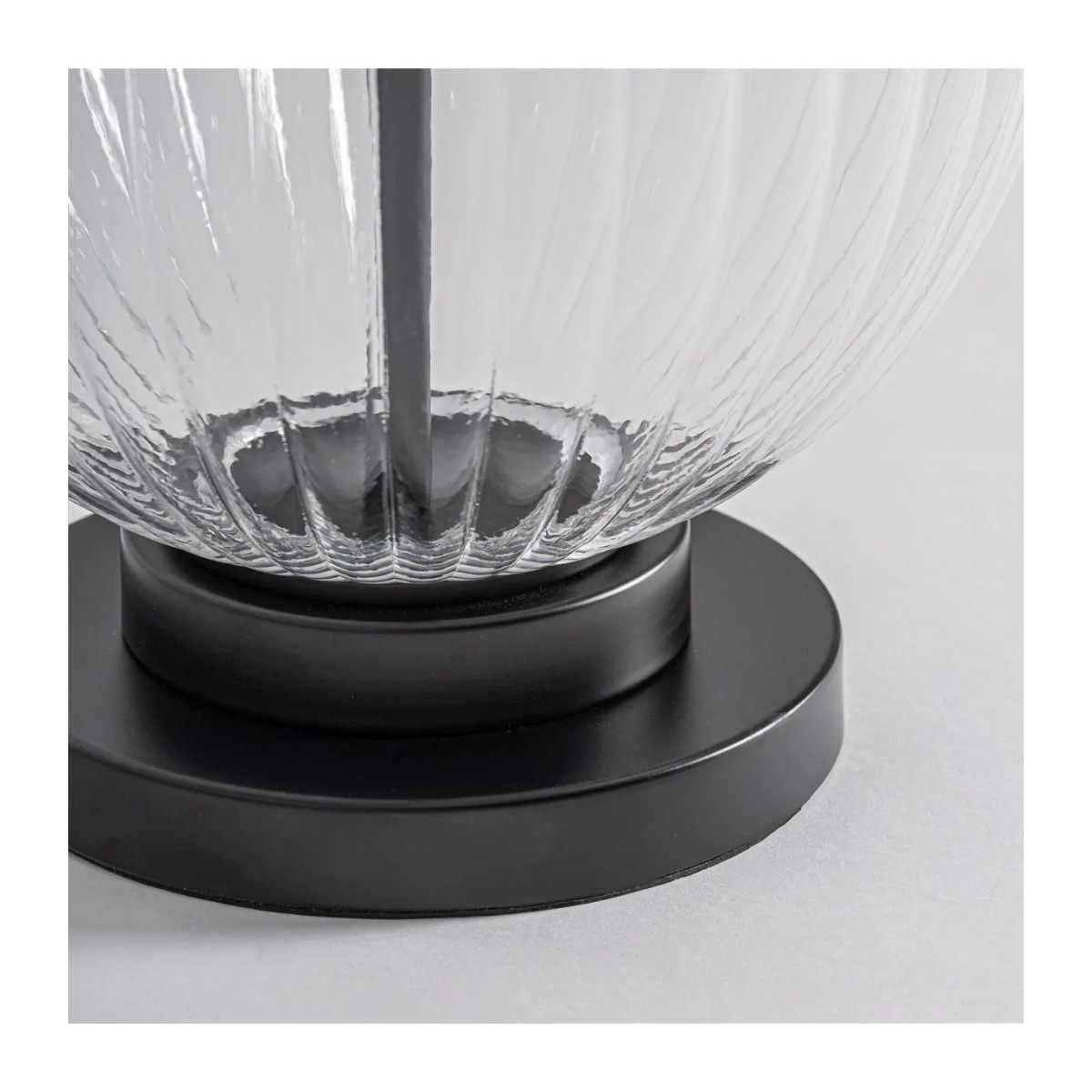 LÁMPARA DE SOBREMESA