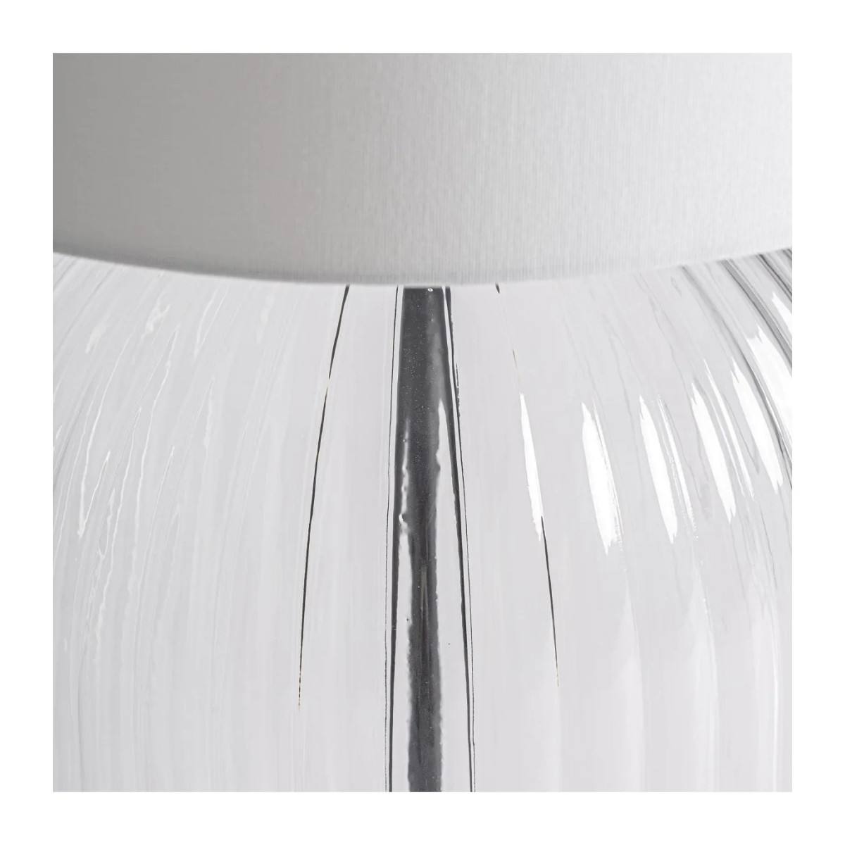 LÁMPARA DE SOBREMESA