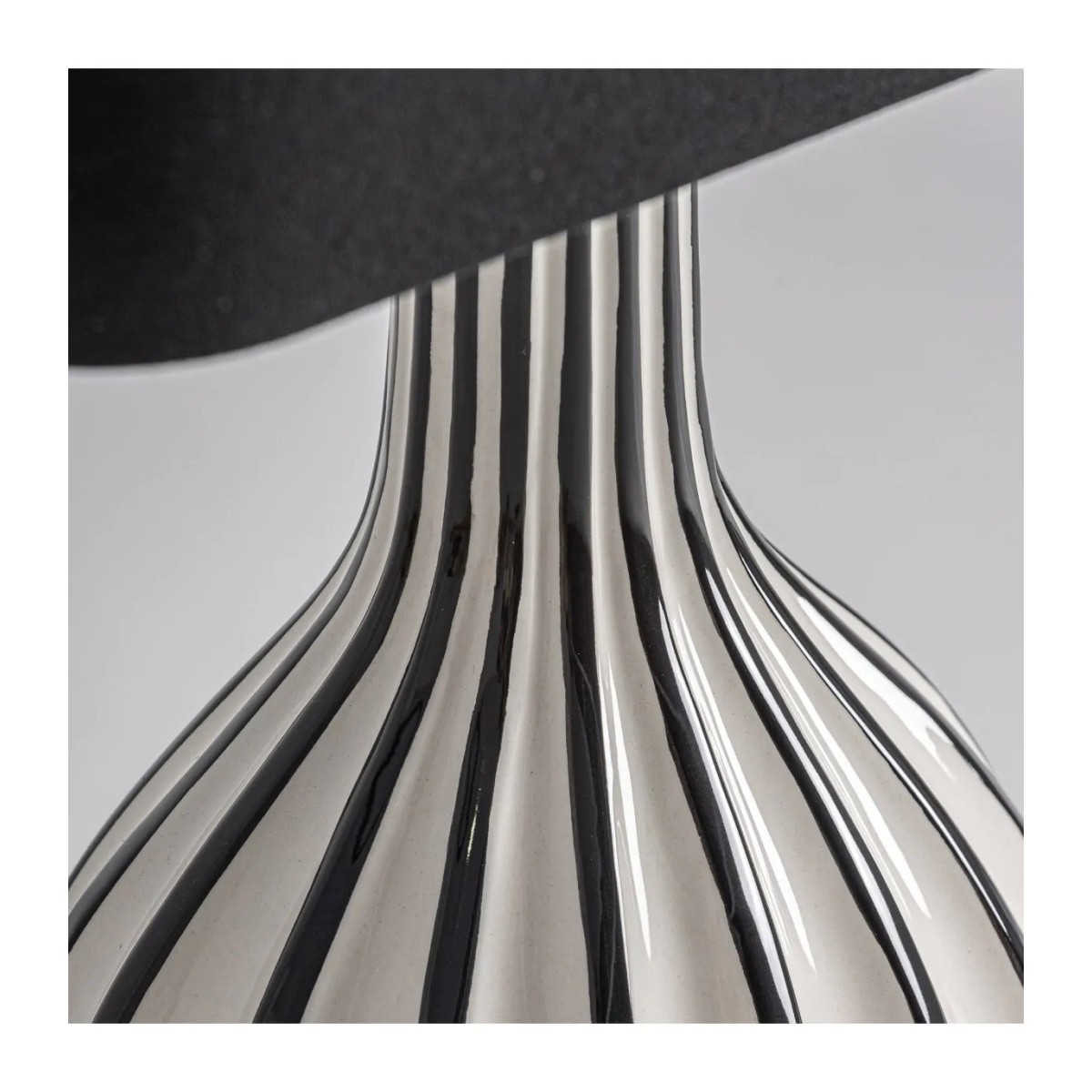 LÁMPARA DE SOBREMESA