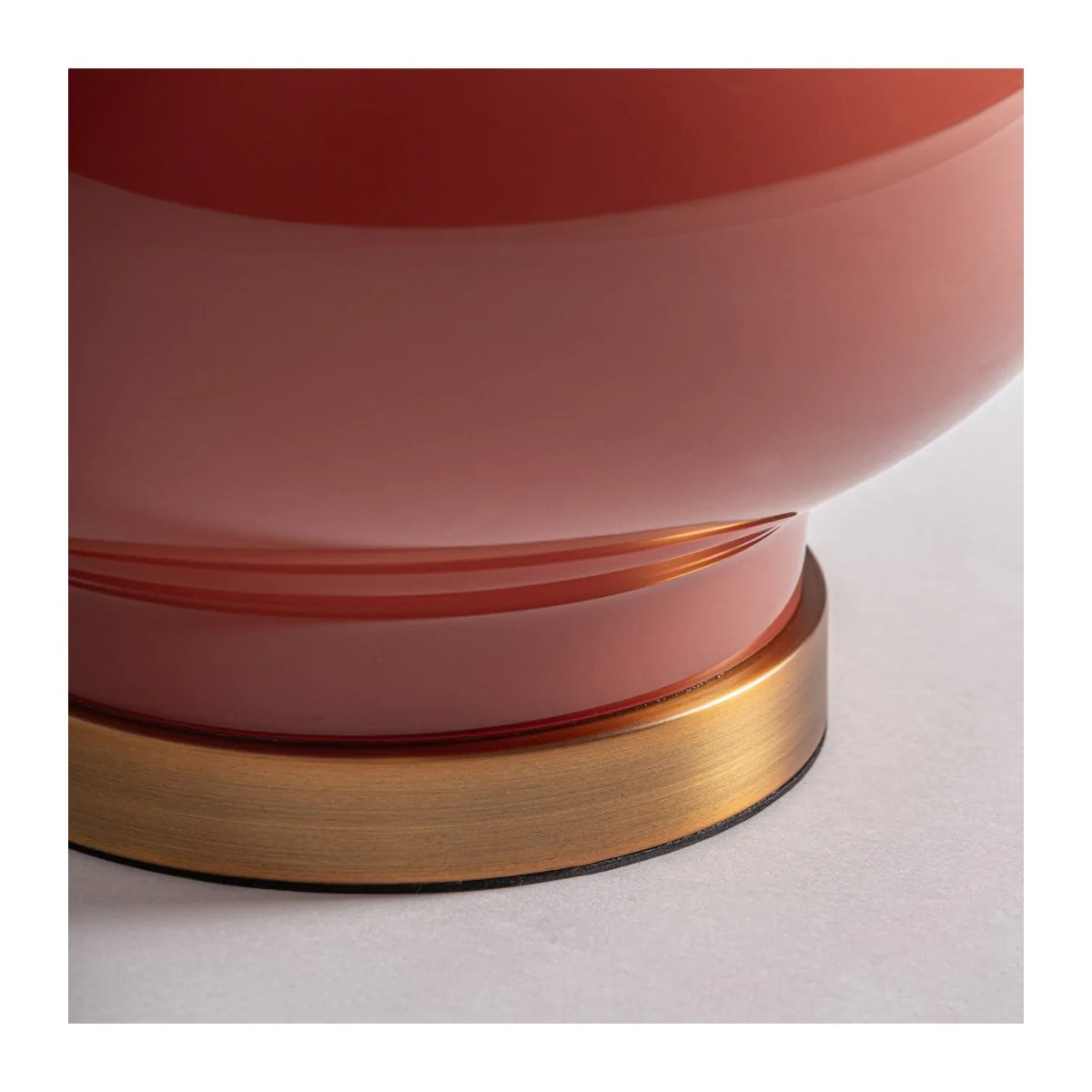 LÁMPARA DE SOBREMESA