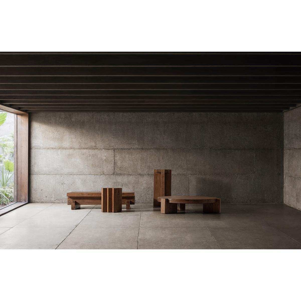 MESA AUXILIAR BRUTALIST