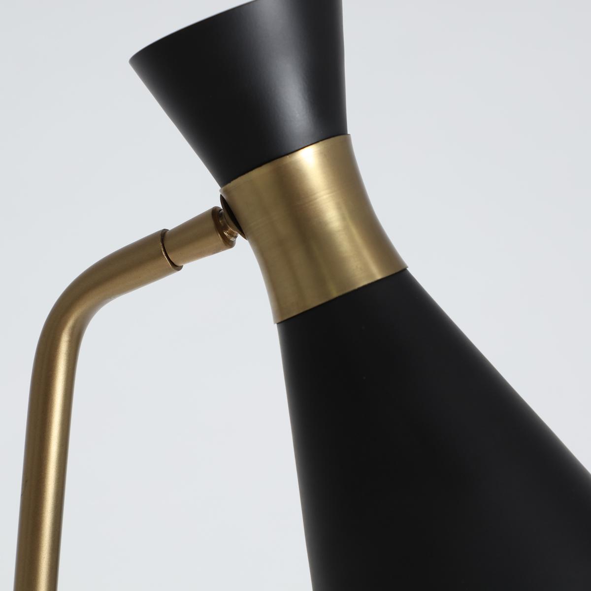 LÁMPARA DE PIE ORBE