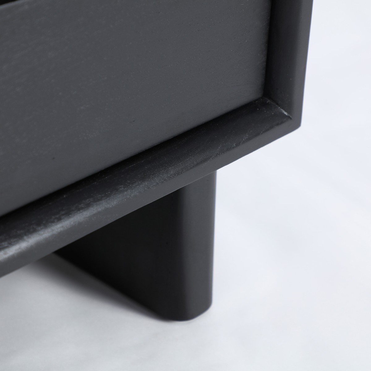 MESITA DE NOCHE DEMMIN