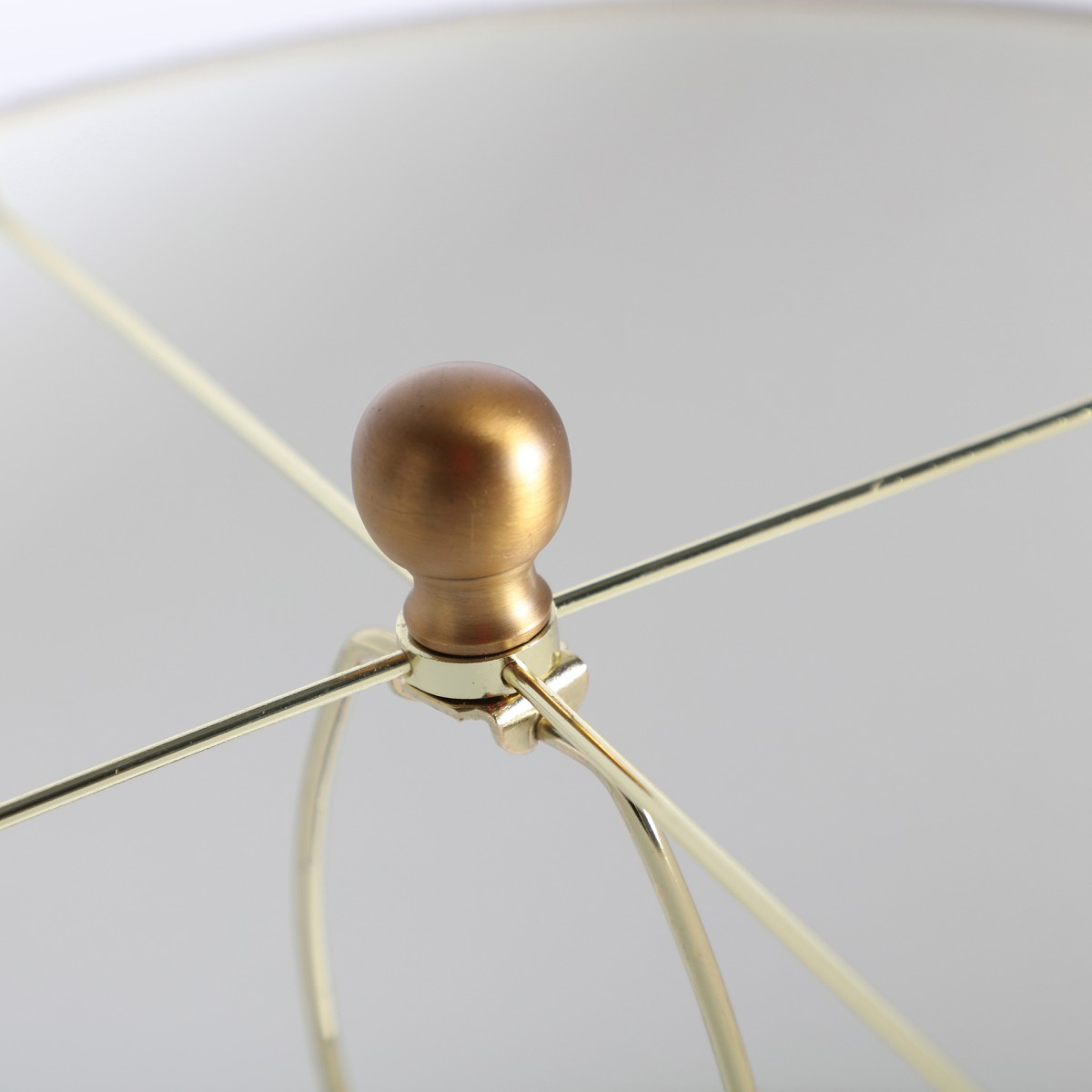 LÁMPARA DE SOBREMESA