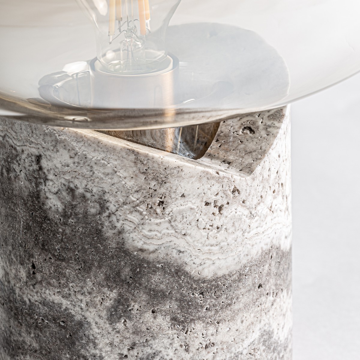 LÁMPARA DE SOBREMESA DUMO